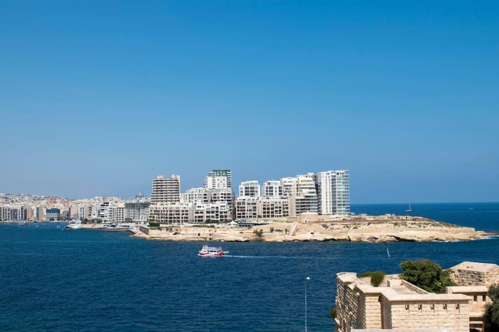 Vallettastay - Harbor View Gem- Sea View 1 Bed Apt المظهر الخارجي الصورة