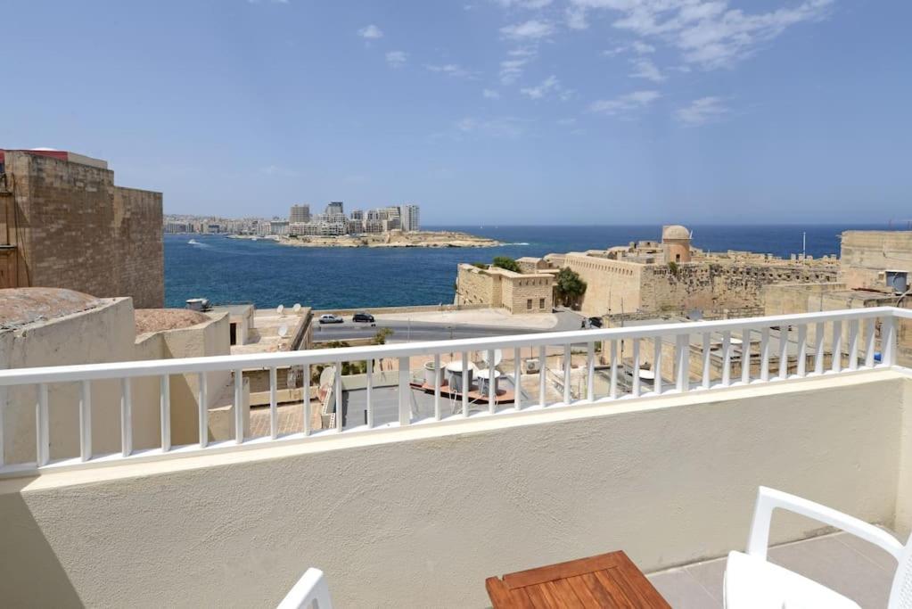 Vallettastay - Harbor View Gem- Sea View 1 Bed Apt المظهر الخارجي الصورة