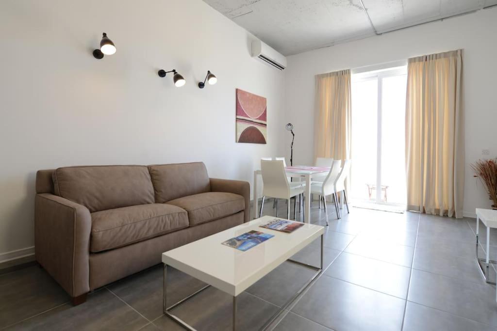 Vallettastay - Harbor View Gem- Sea View 1 Bed Apt المظهر الخارجي الصورة